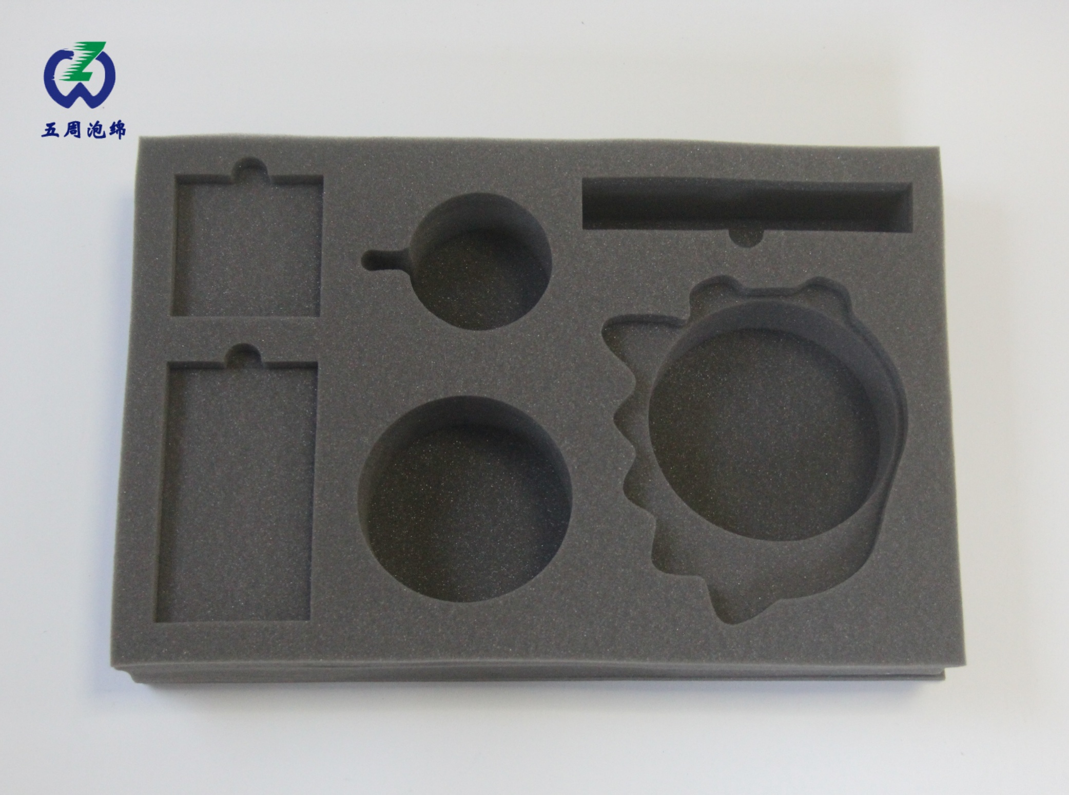 包裝界黑科技！PU海綿內(nèi)襯如何讓易碎品運(yùn)輸零損耗？