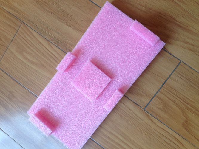 電子行業(yè)選 EPE 珍珠棉內(nèi)襯？這 3 個定制要點不能少