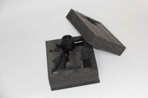 無人機控制器 EPE 內(nèi)襯：全包裹防靜電的精密防護方案