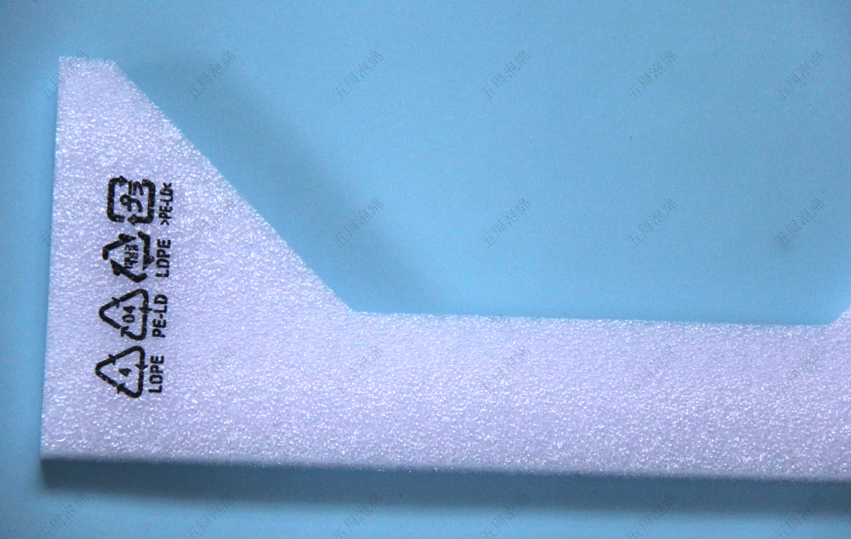 白色環(huán)保珍珠棉護角：家電面板的可循環(huán)防護方案